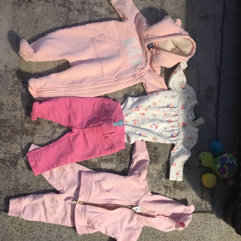 Baby girl clothes 0-3